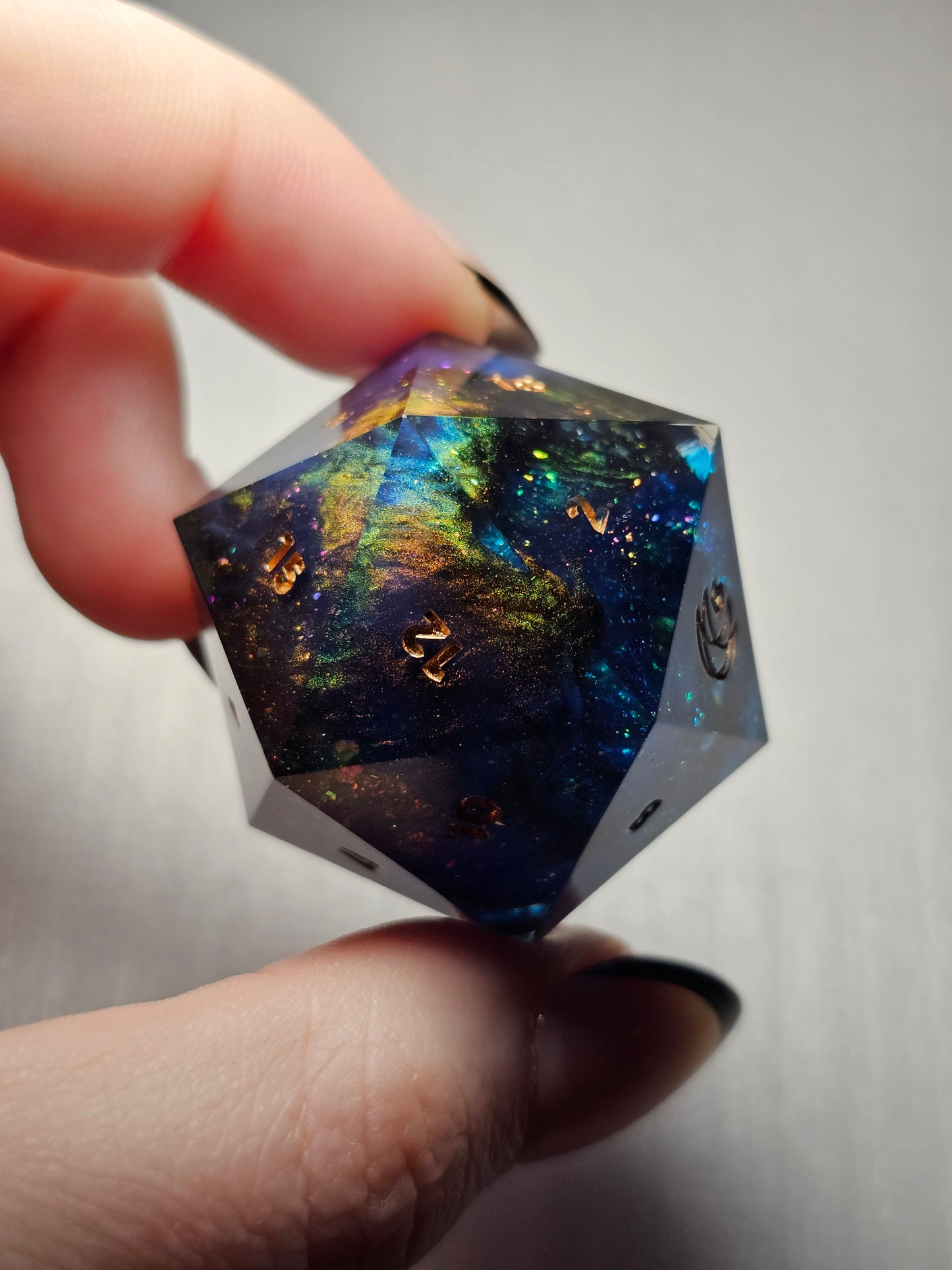 Celestial Wound 33mm Chonk D20