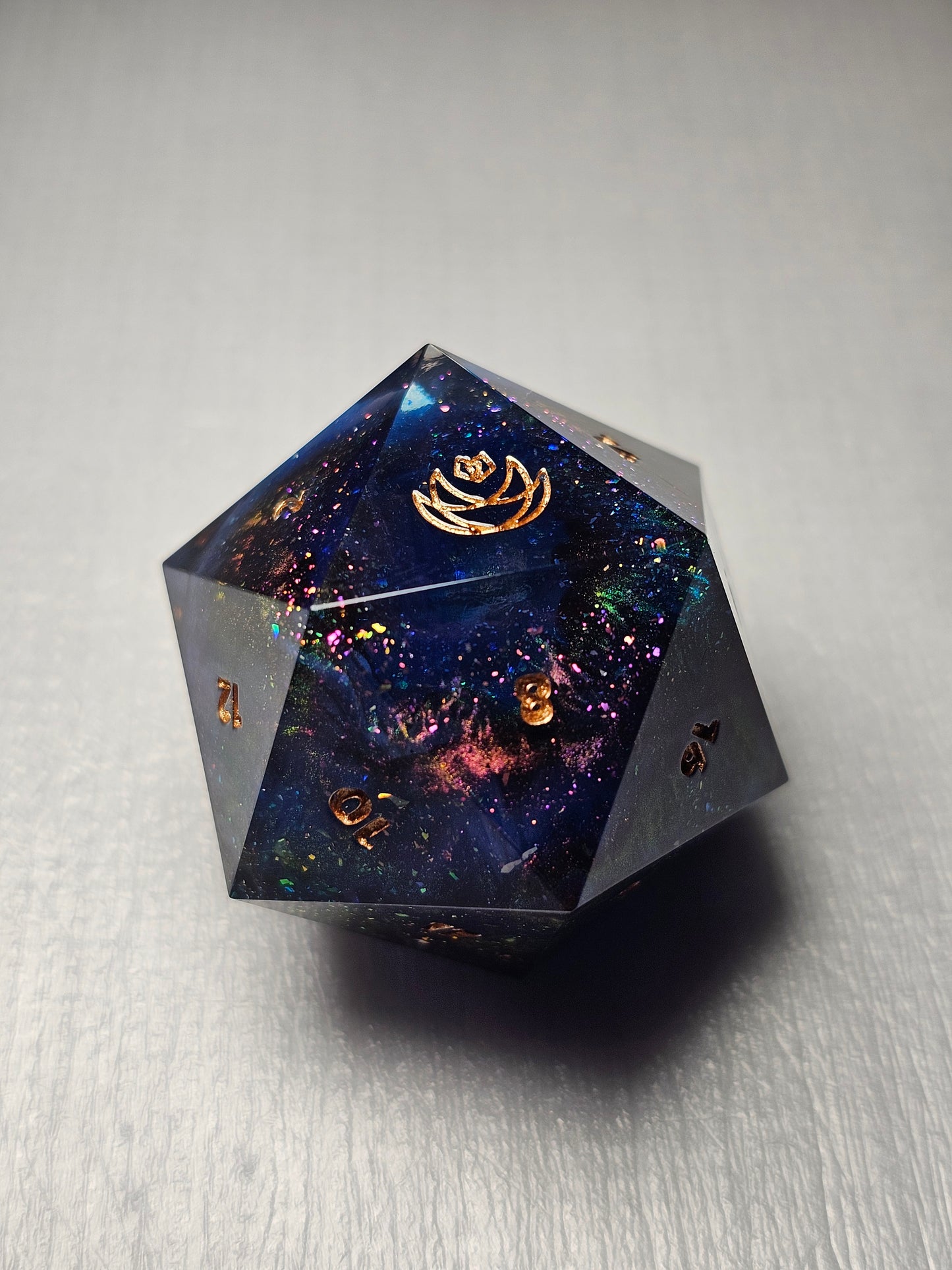 Celestial Wound 33mm Chonk D20