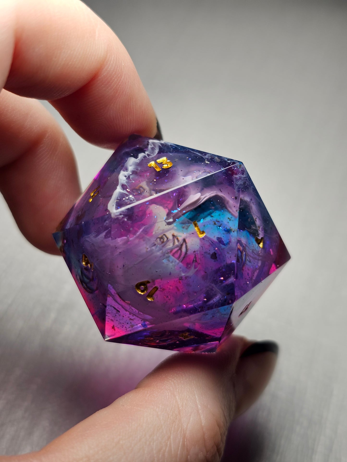 Ancient Power 33mm Chonk D20