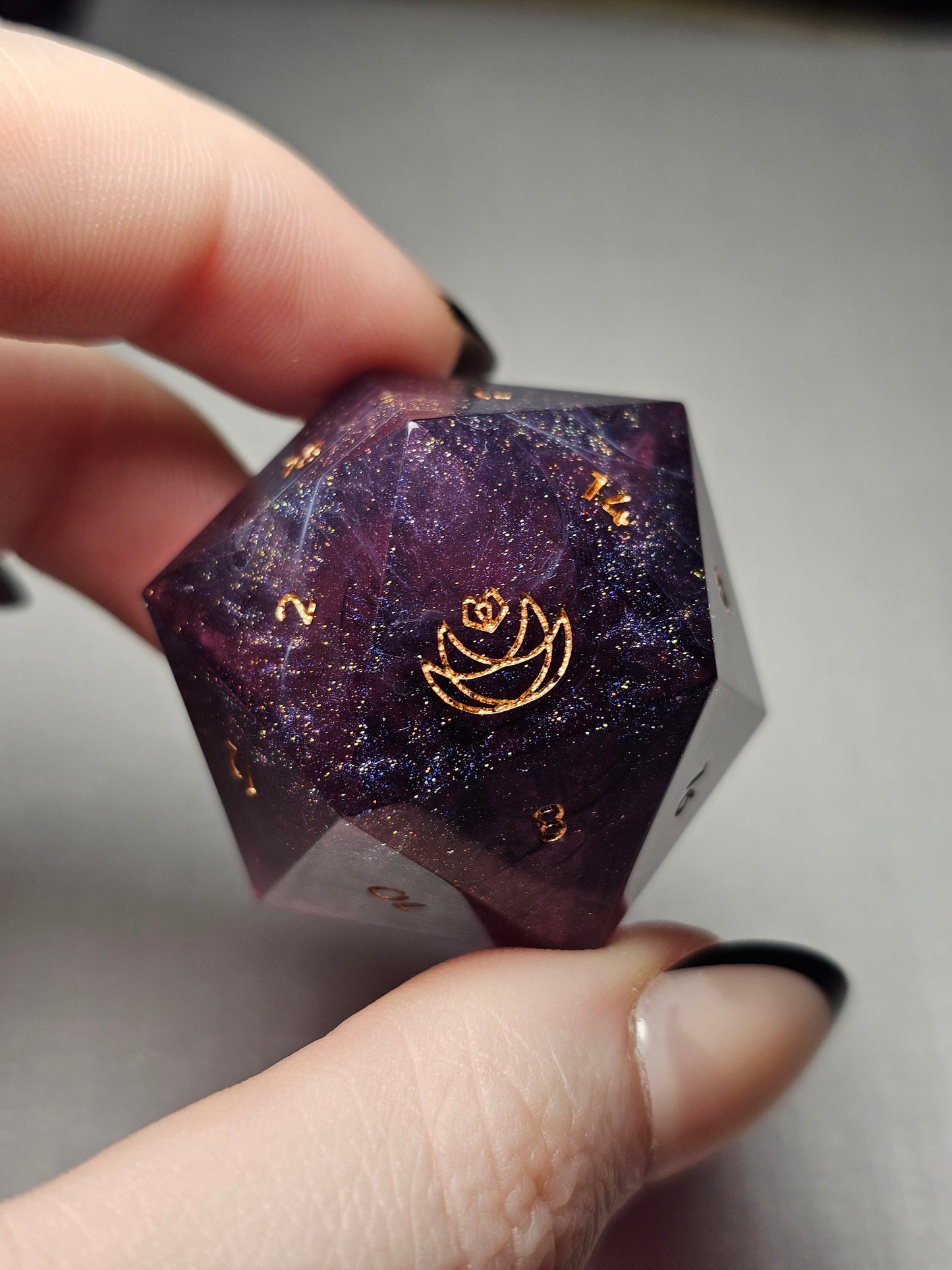 Venus Ash 33mm Chonk D20