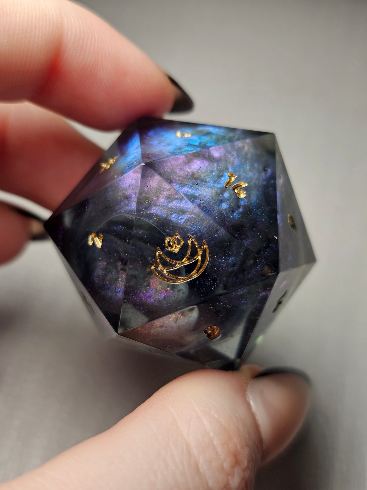 Void Petal 33mm Chonk D20