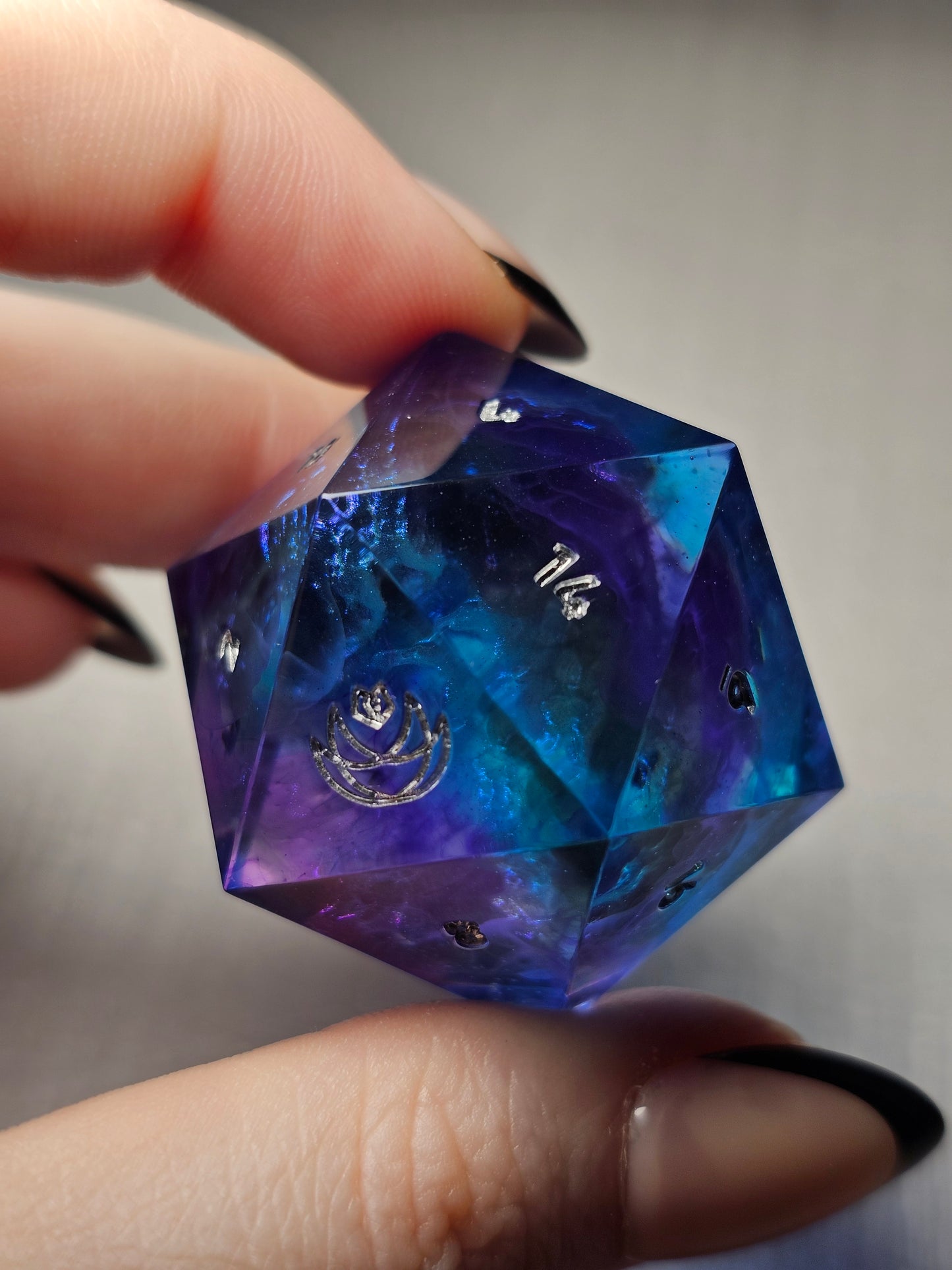 Lunar Femme 33mm Chonk D20